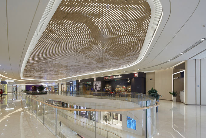 2.5MM PVDF Beschichtungs-Luxusgoldmetalldeckenverkleidungen für Einkaufszentrum-Handelsgebäude